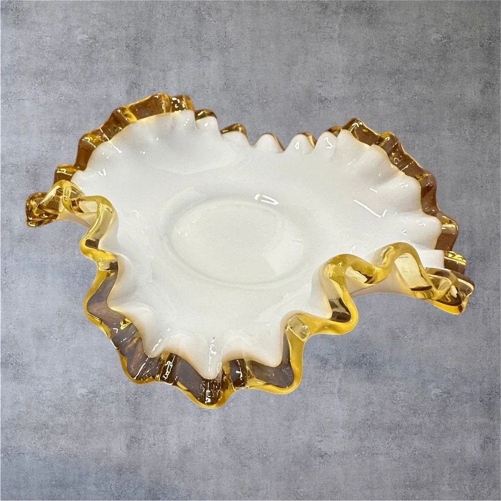 Fenton Ruffled Bowl Milk Glass‎ 6